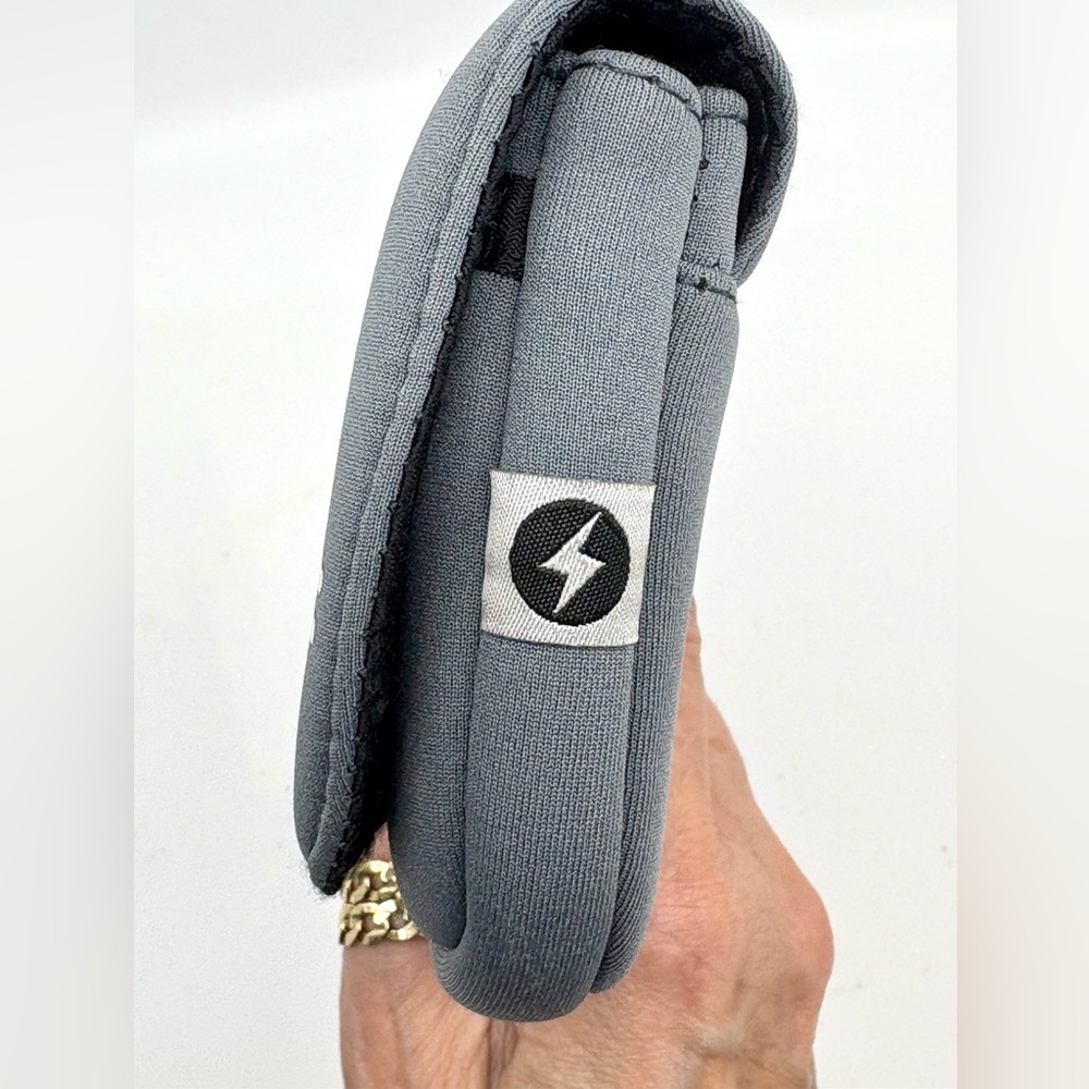 Stylish Electronic and Accessories Pouch for Traveling 7” x 4.5” - Picture 7 of 7